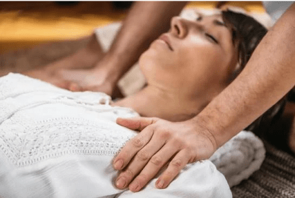 massage énergétique , naturopathe, massage, bien être